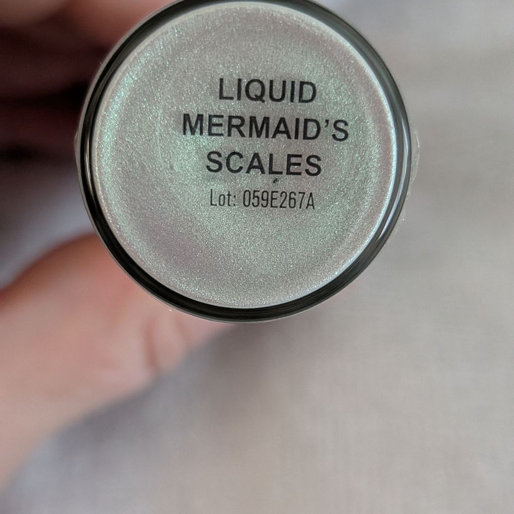 Revolution Vivid Baked Highlighters and Liquid Lipstick - Picture 7 of 10